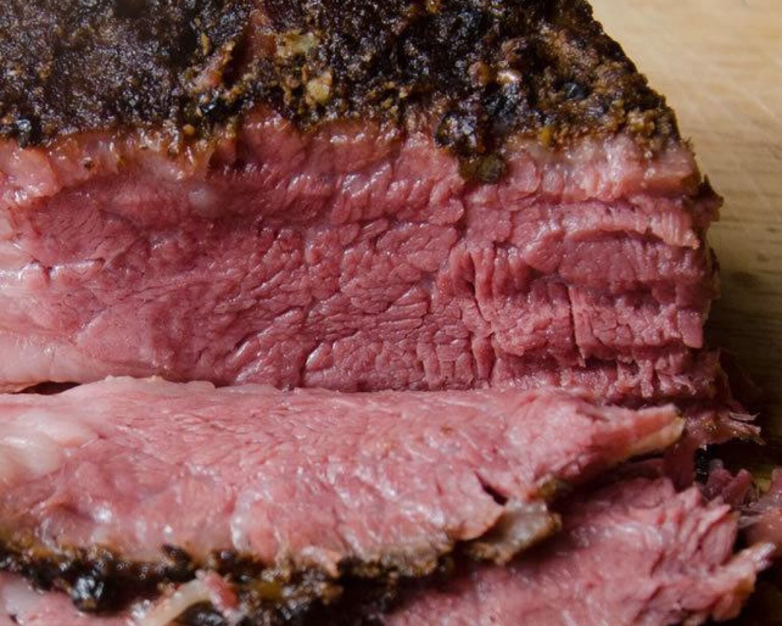 Pastrami: cos’è, come si fa, taglio e ricetta | AMI