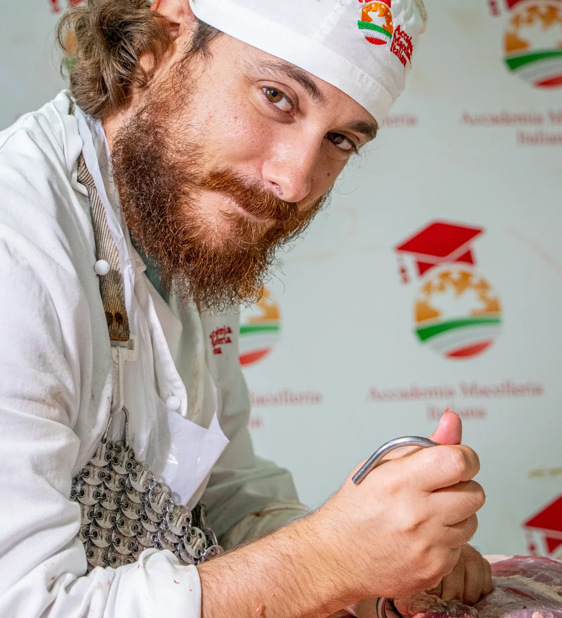 Allievo dell'Accademia Macelleria Italiana durante un corso di formazione professionale per macellai