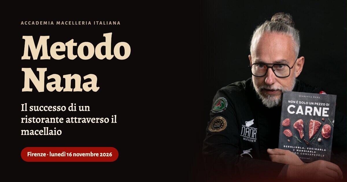 Gianluca Nana con il suo libro, accanto al titolo del corso Metodo Nana